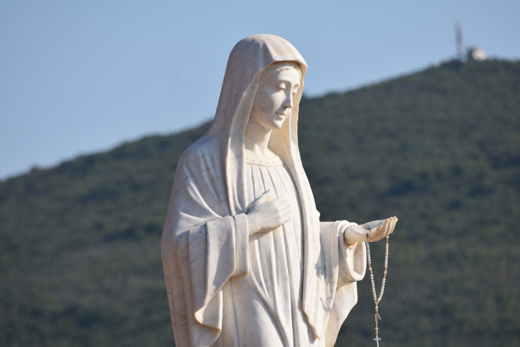 gospa colina aparições medjugorje